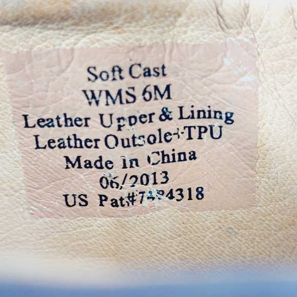 Gentle Souls Soft Cast Red Leather Block Heel Bootie A947 - Picture 9 of 11